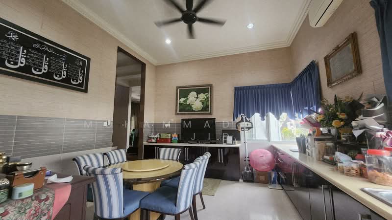 Rumah Banglo untuk Dijual di Taman TTDI Jaya (Shah Alam) - Mohammad Din Majid - Dining Room - PropertyGuru.com.my