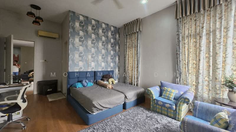 Rumah Banglo untuk Dijual di Taman TTDI Jaya (Shah Alam) - Mohammad Din Majid - Bedroom - PropertyGuru.com.my