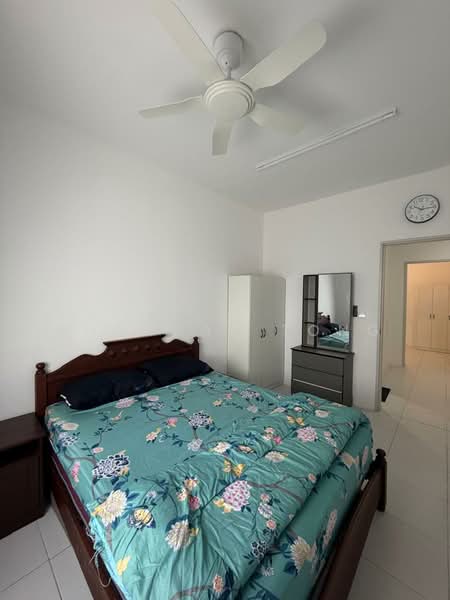 Kondominium untuk Disewa di Residensi Sateria - Shannah Tong - Bedroom - PropertyGuru.com.my