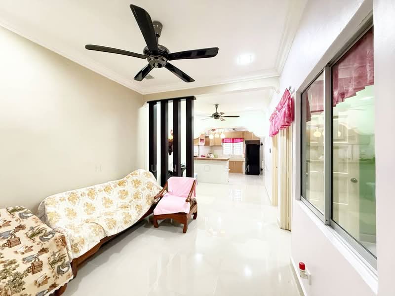 1-storey Terraced House for Sale in Batang Kali (Selangor) - Harun Osman - Living Room - PropertyGuru.com.my