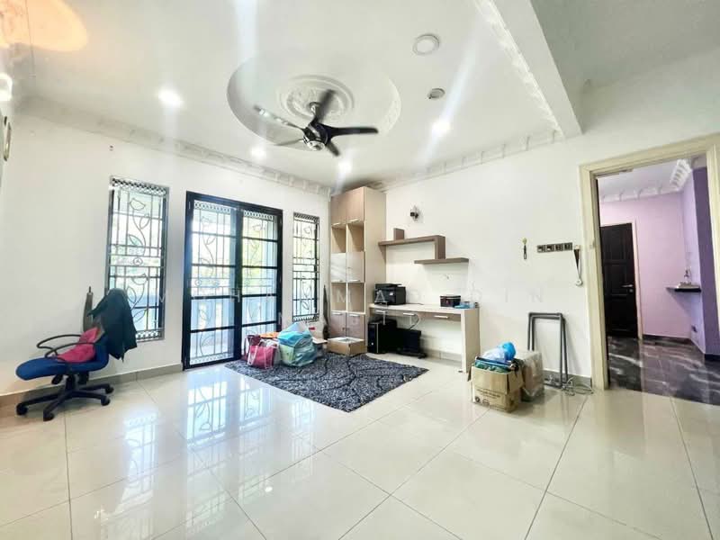 Rumah Teres untuk Dijual di Alam Impian (Shah Alam) - Mohammad Din Majid - Living Room - PropertyGuru.com.my