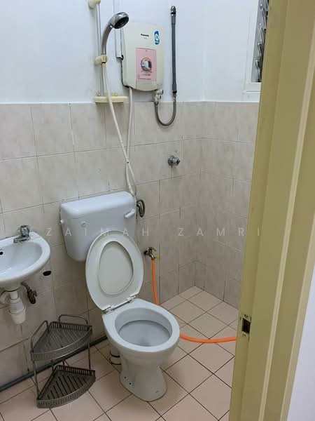 Apartment for Sale at Pangsapuri Cemara - Zaimah Zamri - Bathroom - PropertyGuru.com.my