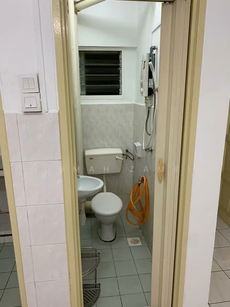 Apartment for Sale at Pangsapuri Cemara - Zaimah Zamri - Bathroom - PropertyGuru.com.my