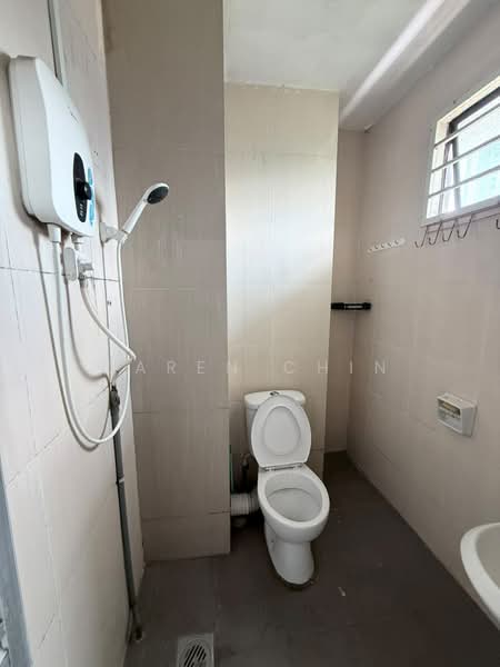 Pangsapuri untuk Disewa di Plaza Mentari Apartment (Taman Pelangi) - Caren Chin - Bathroom - PropertyGuru.com.my
