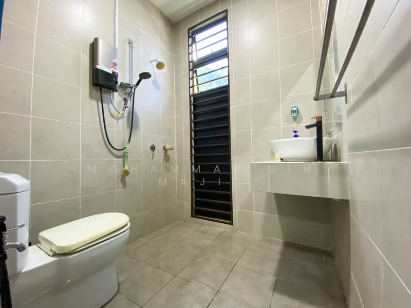 2-storey Terraced House for Sale in Laman Glenmarie (Shah Alam) - Mohammad Din Majid - Bathroom - PropertyGuru.com.my