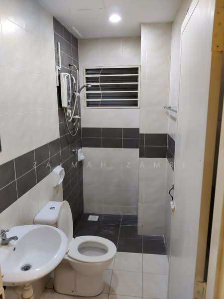 Apartment for Sale at Putra Suria Residence - Zaimah Zamri - Bathroom - PropertyGuru.com.my