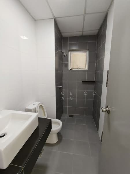 Kondominium untuk Disewa di The Wharf Residence - Janice CC Tan - Bathroom - PropertyGuru.com.my