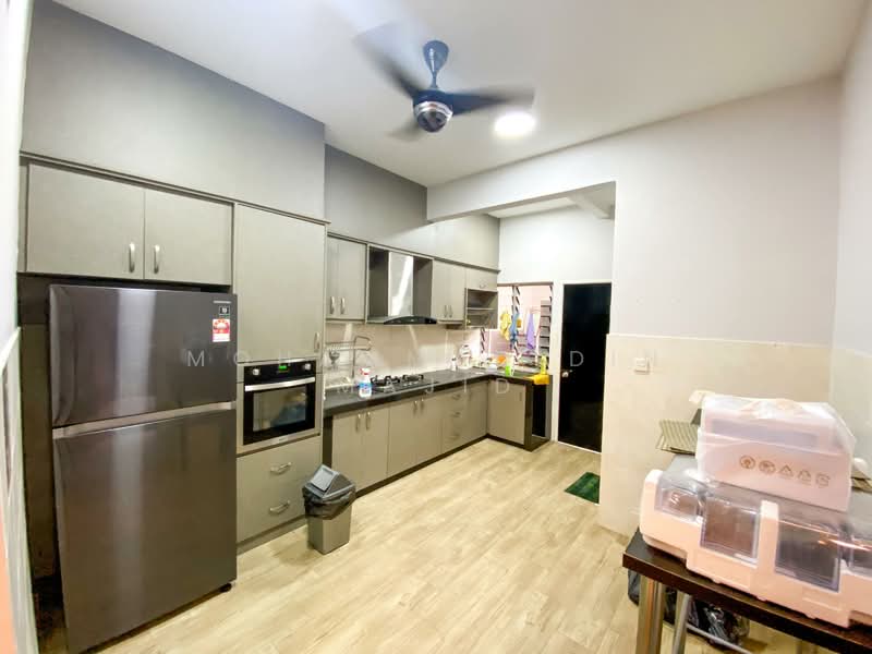 2-storey Terraced House for Sale in Sunway Kayangan (Shah Alam) - Mohammad Din Majid - Kitchen - PropertyGuru.com.my
