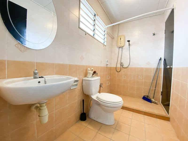 2-storey Terraced House for Sale in Sunway Kayangan (Shah Alam) - Mohammad Din Majid - Bathroom - PropertyGuru.com.my