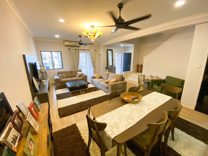 2-storey Terraced House for Sale in Sunway Kayangan (Shah Alam) - Mohammad Din Majid - Living Room - PropertyGuru.com.my