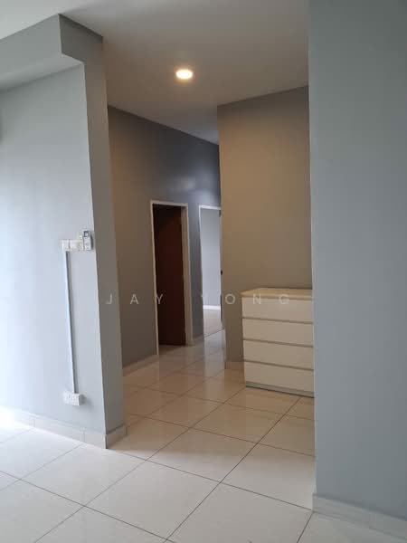 Kondominium untuk Disewa di Damansara Foresta - Jay Yong - Corridor - PropertyGuru.com.my