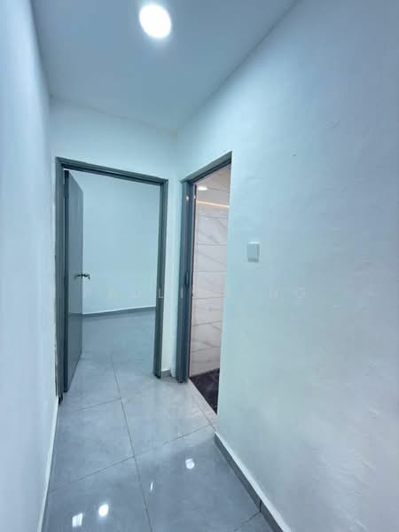 2-storey Terraced House for Sale in Taman Molek (Johor Bahru) - Pauline Ng - Corridor - PropertyGuru.com.my