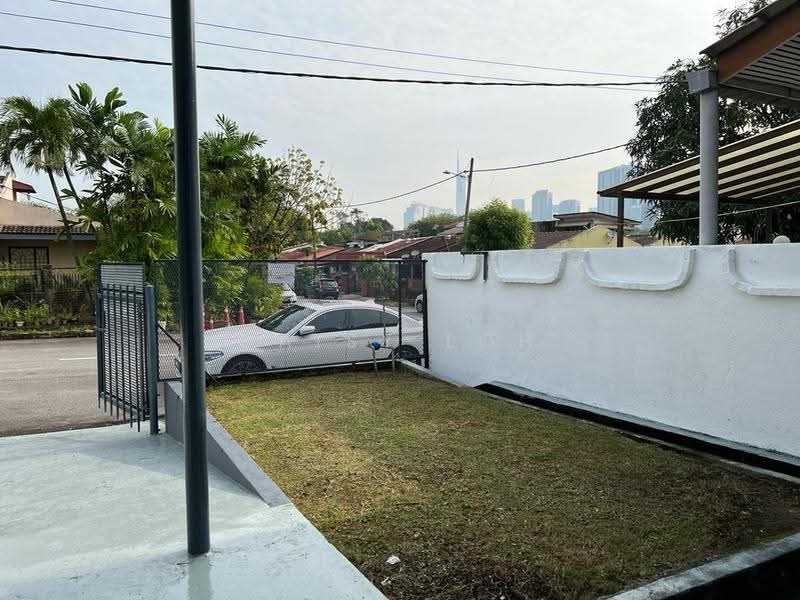 Rumah Teres 1-Tingkat untuk Dijual di Taman Lucky (Bangsar) - Daisy Loh - Exterior - PropertyGuru.com.my