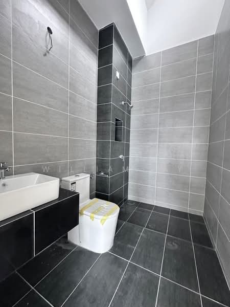 2-storey Terraced House for Sale in Bandar Dato Onn (Tebrau) - William Tay - Bathroom - PropertyGuru.com.my