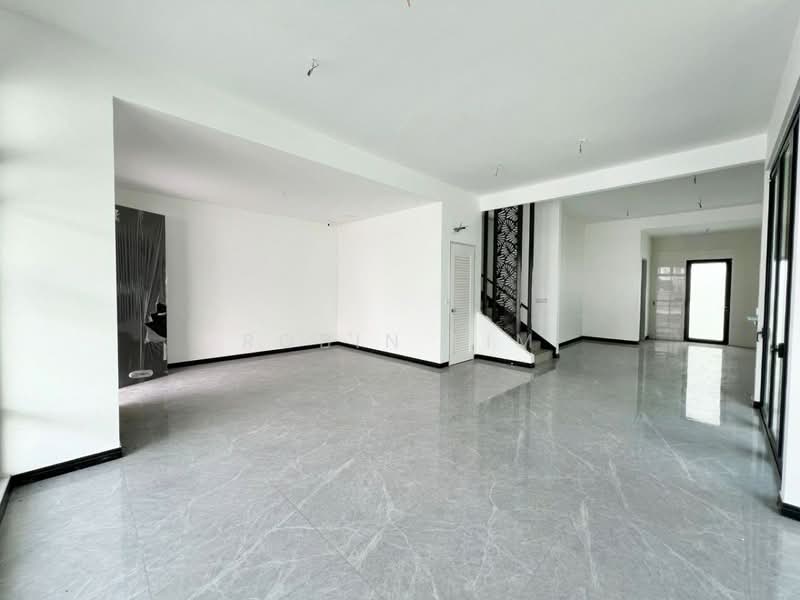 Semi-Detached House for Sale in Setia Tropika (Johor Bahru) - Robin Lim - Living Room - PropertyGuru.com.my