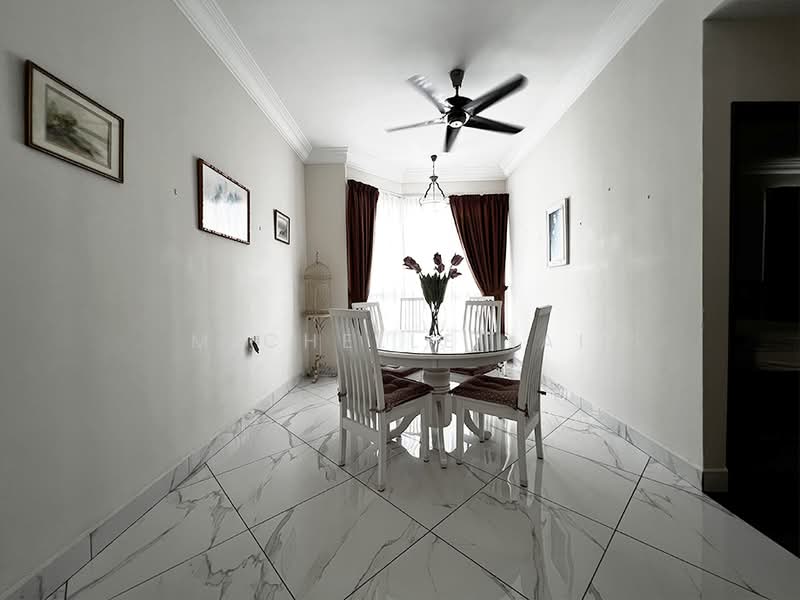 Condominium for Rent at Gurney Beach Resort - Michelle Lai - Dining Room - PropertyGuru.com.my