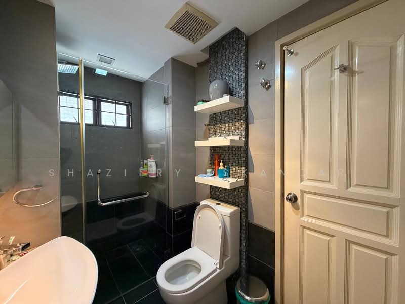 Bungalow for Sale in Ampang (Selangor) - Shaziery Iskandar - Bathroom - PropertyGuru.com.my
