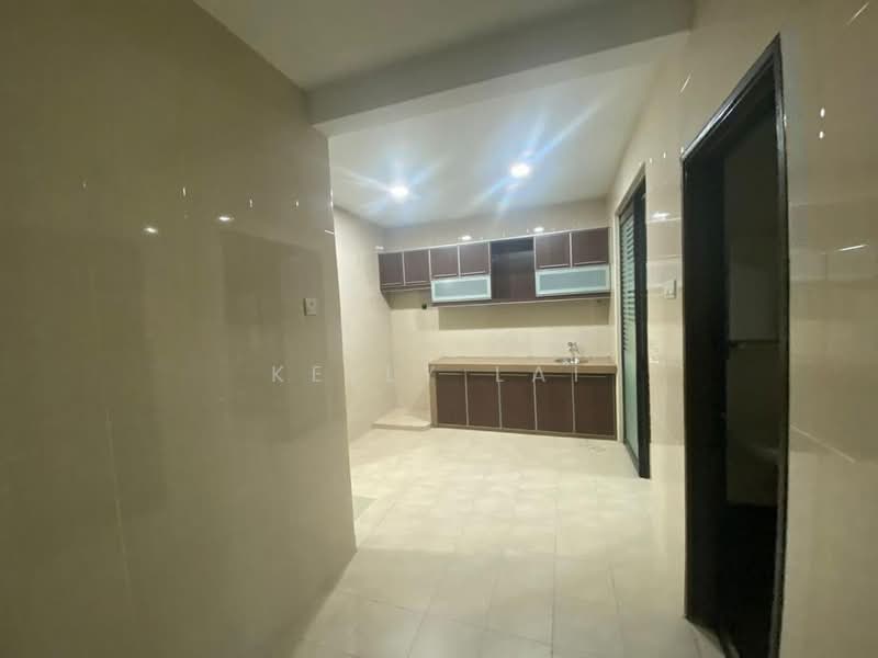 Rumah Teres 2.5 Tingkat untuk Dijual di Laman Rimbunan (Kepong) - Kelly Lai - Kitchen - PropertyGuru.com.my