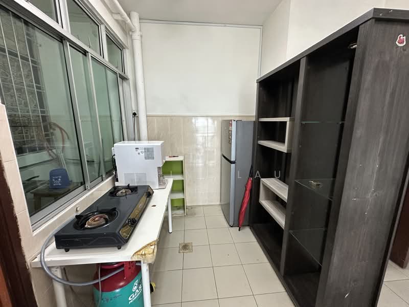 Pangsapuri untuk Disewa di Lake View Suites - Elaine Lau - Kitchen - PropertyGuru.com.my