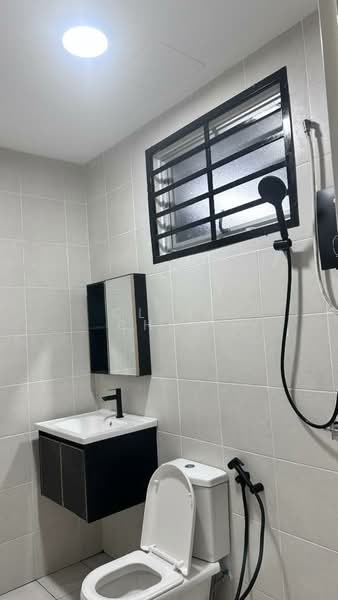 2-storey Terraced House for Rent in Bandar Sri Sendayan (Negeri Sembilan) - Cloie Chow - Bathroom - PropertyGuru.com.my