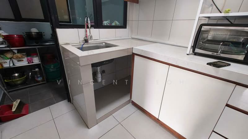 Service Residence for Sale at Majestic Maxim - Vincent Yeoh - Kitchen - PropertyGuru.com.my