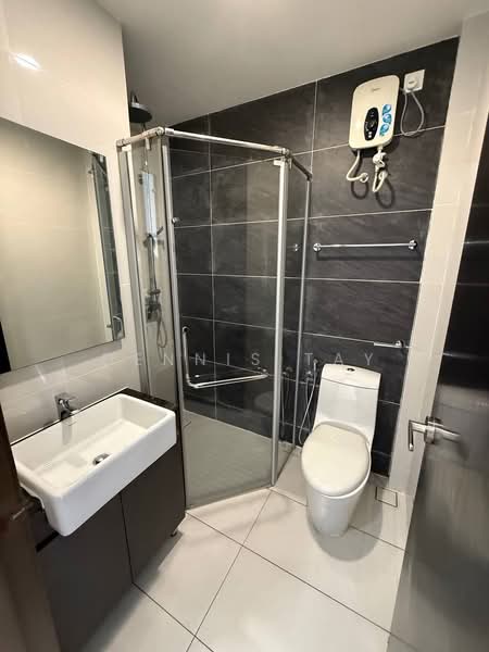 Condominium for Rent at Bay Point @ Country Garden Danga Bay - Dennis Tay - Bathroom - PropertyGuru.com.my