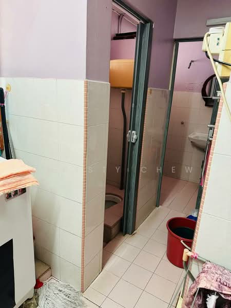 Terraced House for Sale in Taman Melaka Jaya (Batu Berendam) - Christy Chew - Bathroom - PropertyGuru.com.my