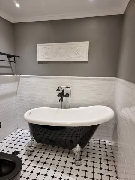 Apartment for Rent at V Residence Suites @ Sunway Velocity - Luff Lee - Bathroom - PropertyGuru.com.my