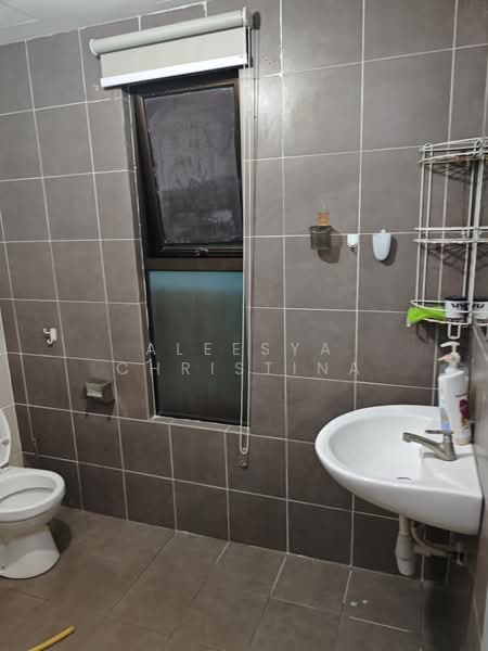 Kondominium untuk Disewa di Atmosfera Kondominium - Aleesya Christina - Bathroom - PropertyGuru.com.my