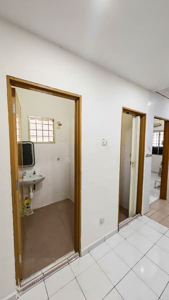 Townhouse for Sale in Taman Wangsa Permai (Kepong) - Ben Mok - Bathroom - PropertyGuru.com.my