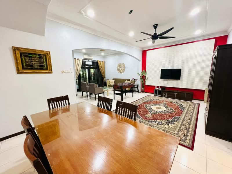 Rumah Teres 2 Tingkat untuk Dijual di Seksyen 5 (Kota Damansara) - Nuraishah Binti Mohamed Azmi - Living Room - PropertyGuru.com.my