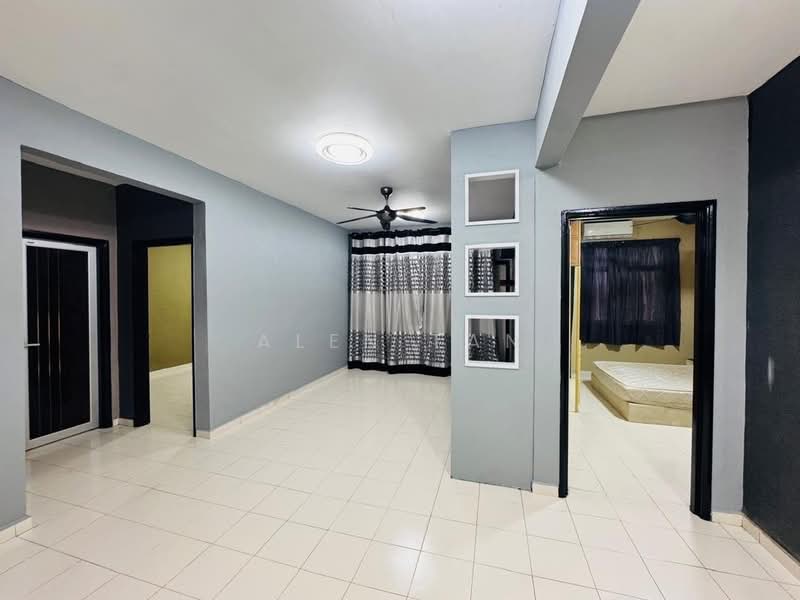 Apartment for Rent at Villa Krystal @ Bandar Selesa Jaya - Alen Tan - Living Room - PropertyGuru.com.my