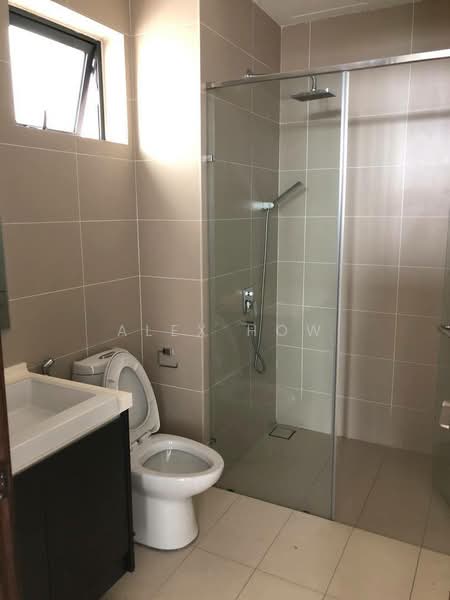 Servis Apartment untuk Disewa di Green Haven - Alex How - Bathroom - PropertyGuru.com.my