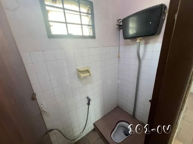 1-storey Terraced House for Rent in Port Klang (Pelabuhan Klang) (Selangor) - Ivy Por - Bathroom - PropertyGuru.com.my