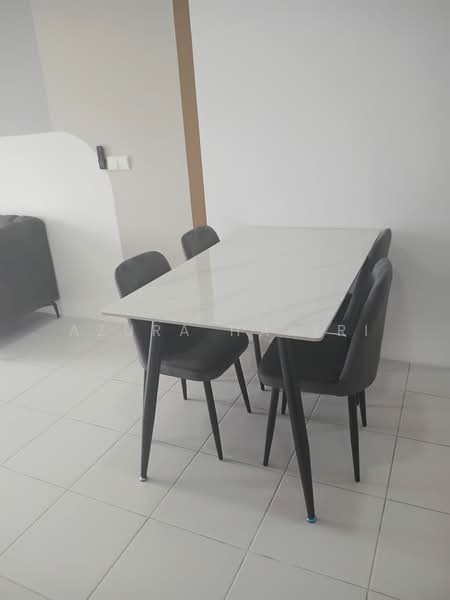 Kondominium untuk Disewa di Residensi Sateria - Azura Hariri - Dining Room - PropertyGuru.com.my