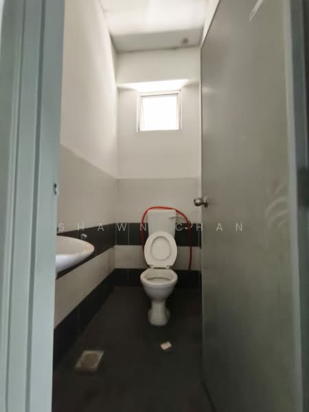 Factory for Rent in Kulai (Johor) - Shawn Chan - Bathroom - PropertyGuru.com.my