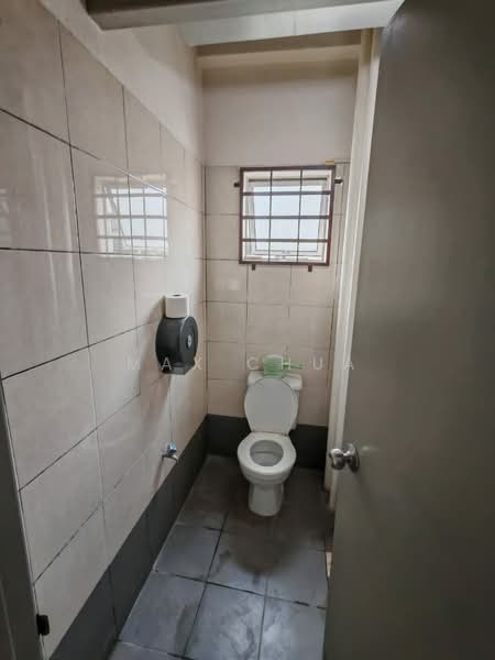 Shop / Office for Rent in Kuchai Business Park (Kuala Lumpur) - Max Chua - Bathroom - PropertyGuru.com.my