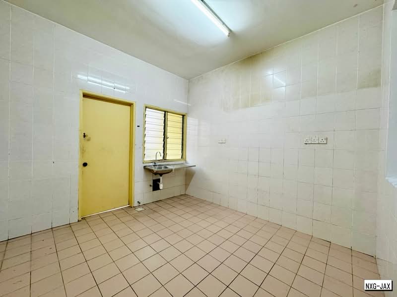 2-storey Terraced House for Rent in Bandar Botanic (Klang) - Ivy Por - Kitchen - PropertyGuru.com.my