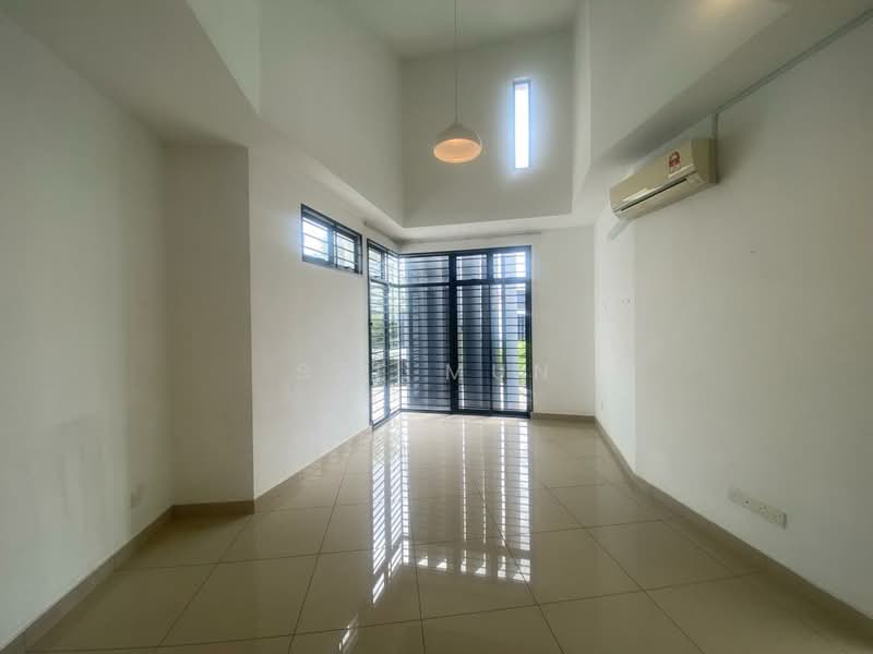 2-storey Terraced House for Sale in Laman Glenmarie (Shah Alam) - Sze Mun - Living Room - PropertyGuru.com.my