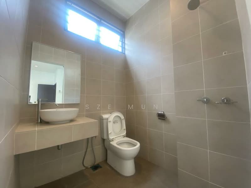 2-storey Terraced House for Sale in Laman Glenmarie (Shah Alam) - Sze Mun - Bathroom - PropertyGuru.com.my
