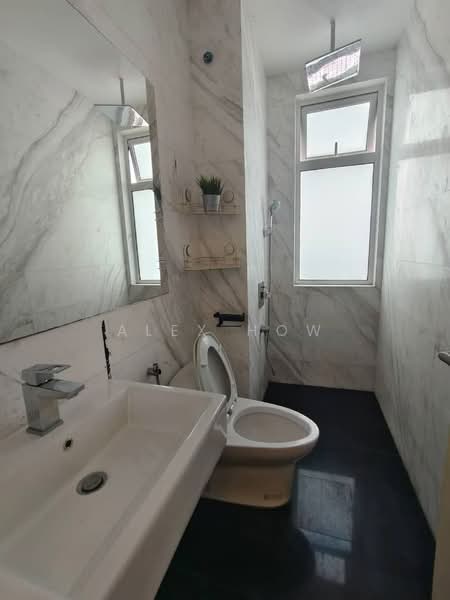 Service Residence for Rent at TriTower Residence @ Johor Bahru Sentral - Alex How - Bathroom - PropertyGuru.com.my