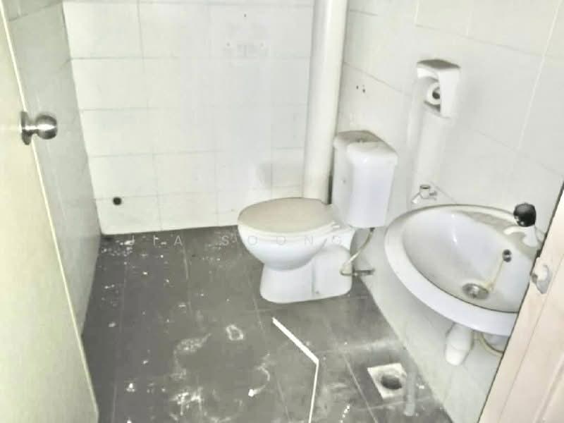 Shop for Rent in Johor Bahru (Johor) - JIA SOONG NG - Bathroom - PropertyGuru.com.my