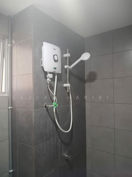 Kondominium untuk Disewa di Residensi Sateria - Azura Hariri - Bathroom - PropertyGuru.com.my