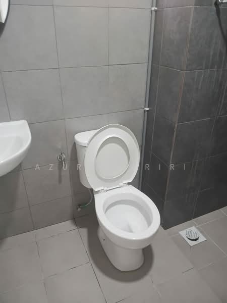 Kondominium untuk Disewa di Residensi Sateria - Azura Hariri - Bathroom - PropertyGuru.com.my