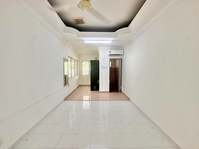 1-storey Terraced House for Sale in Selayang (Selangor) - Nuraishah Binti Mohamed Azmi - Living Room - PropertyGuru.com.my