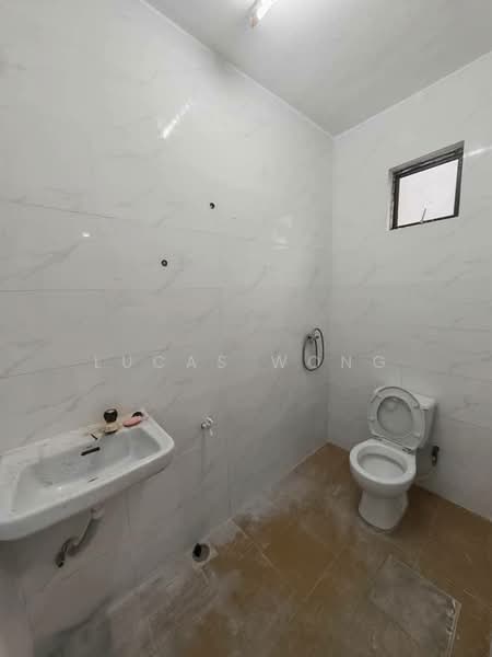 2-storey Terraced House for Sale in Bandar Indahpura (Kulai) - Lucas Wong - Bathroom - PropertyGuru.com.my