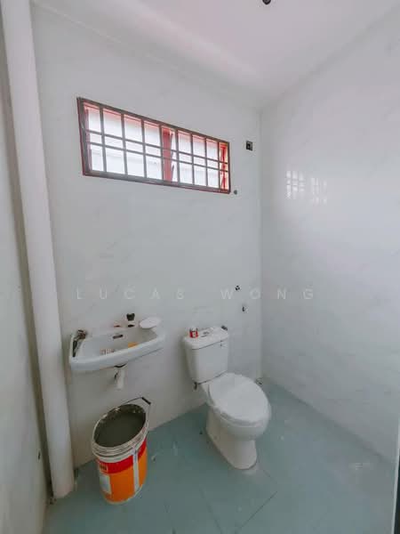 2-storey Terraced House for Sale in Bandar Indahpura (Kulai) - Lucas Wong - Bathroom - PropertyGuru.com.my