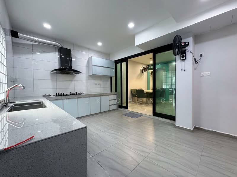 1.5-storey Terraced House for Sale in Perling (Johor) - Nick Cheng - Kitchen - PropertyGuru.com.my