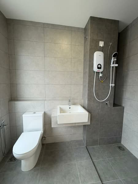 Rumah Teres 2 Tingkat untuk Disewa di Dengkil (Selangor) - SY Lee - Bathroom - PropertyGuru.com.my