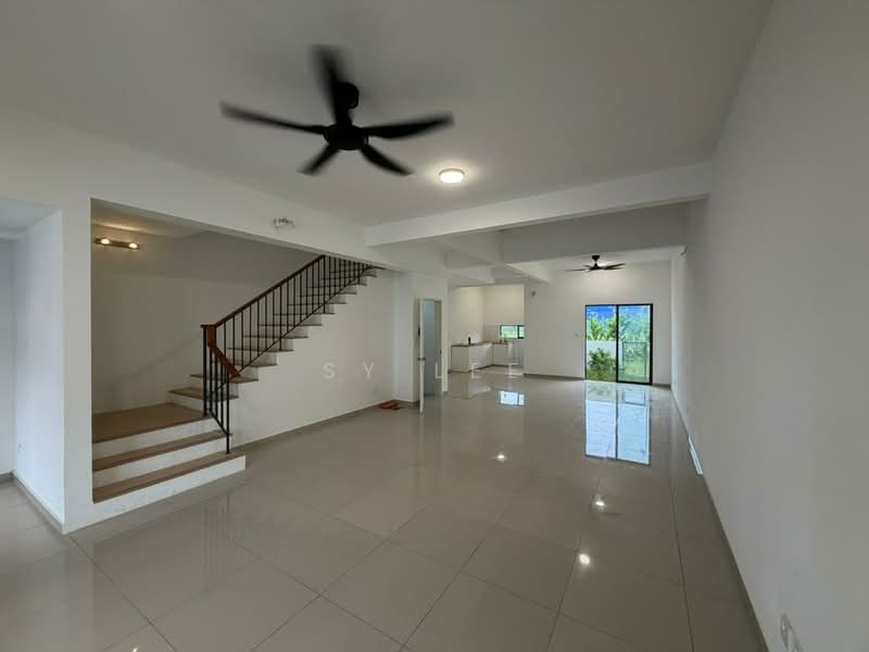 Rumah Teres 2 Tingkat untuk Disewa di Dengkil (Selangor) - SY Lee - Living Room - PropertyGuru.com.my